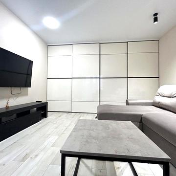 Глибока вул., 24