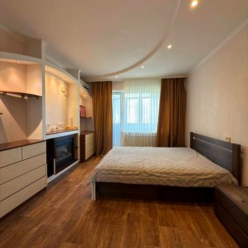 Євпаторійська вул., 106