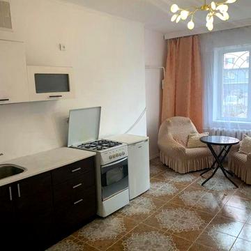 Продам 1к кв вул. Головатого 77, 53м2, 1/7- поверх,