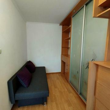 Новаторів вул., 4