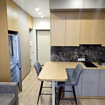 Вчительська вул., 16