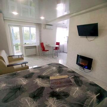 Продам однокомнатную студию по улице Яценка.