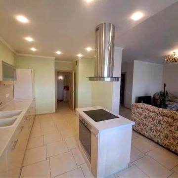 Срібнокільська вул., 1