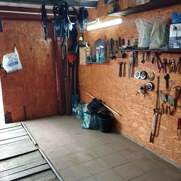 Ньютона вул., 94