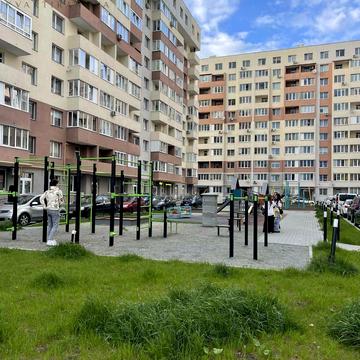 Угорська вул., 14