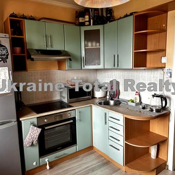 Василя Стуса вул., 23