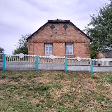 Продається, 2 цегляних будинки на одній приватній земельні ділянці.