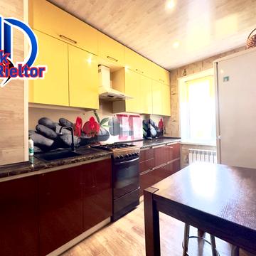 Янтарна вул., 73