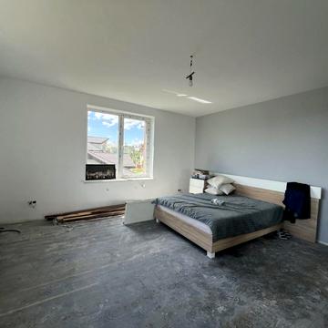 Гімназійна, 1