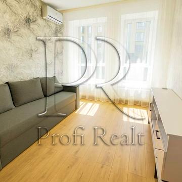 Героїв Небесної Сотні просп., 14/3