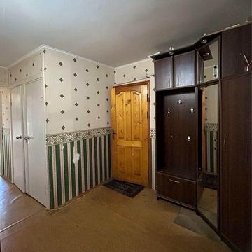 Продам 3 к.кв  з автономним опаленням.