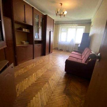 Продам 2-кімнатну квартиру на Черемушках площа Б. Дерев’янка