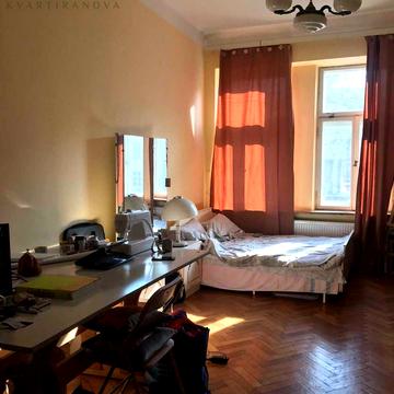 Пекарська вул., 45