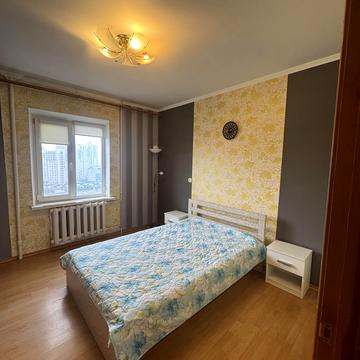 Срібнокільська вул., 16