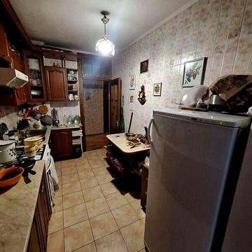 Продаж 3к Квартира Хоткевича Гната вулиця