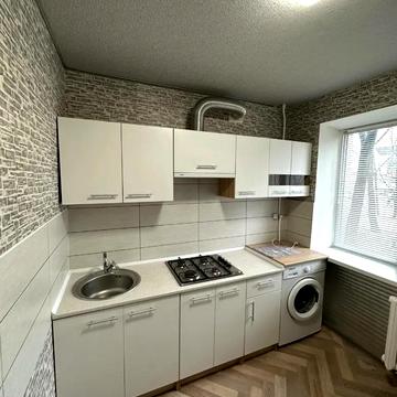 Богдана Хмельницького просп. (Героїв Сталінграда), 2