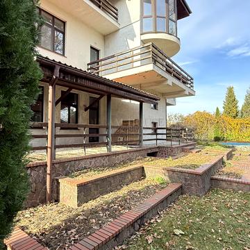 Пашківська вул., 10