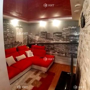 Світла вул., 3