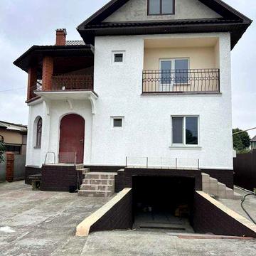 Продается крепкий современный дом  в центре Ленпоселка по улице Сосюры