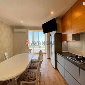 Продається чудова двокімнатна квартира вул. Олега Антонова