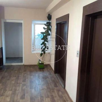 Срібнокільська вул., 8