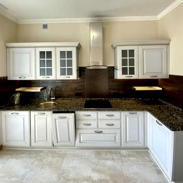 Вячеслава Чорновола вул., 25