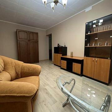 Квартира в тихому місці!