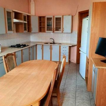 Академічна вул.