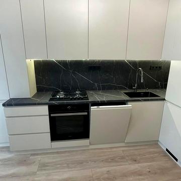 Юліана Пелеша вул., 1