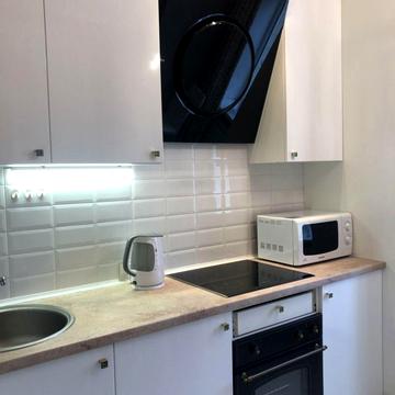 Велика Васильківська вул. (Червоноармійська), 12