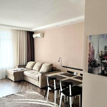 Золотоустівська вул., 30