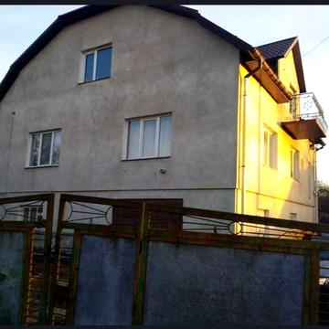 Приватний будинок в селі Підгороднє Золочівського р-ну Львівської обл.
