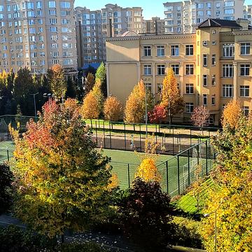 Сонячна вул., 1