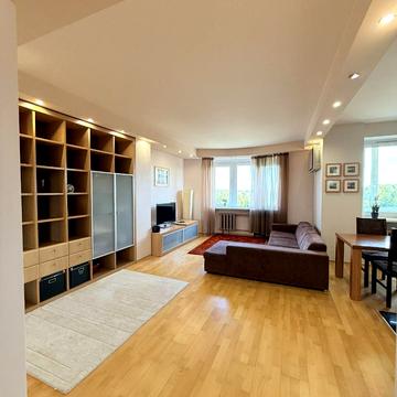 Миколи Бажана просп., 7-Ж