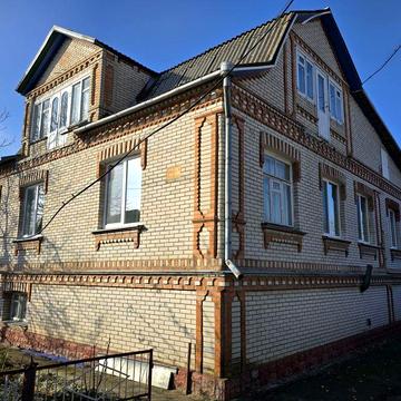 Будинок площею 284 кв.м на Старому місці