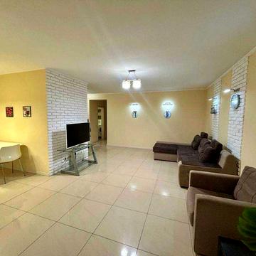 Оренда 3-кімнатної квартири в Центрі міста з паркомісцем