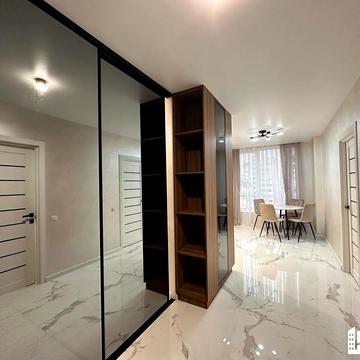 Богдана Хмельницького вул., 94