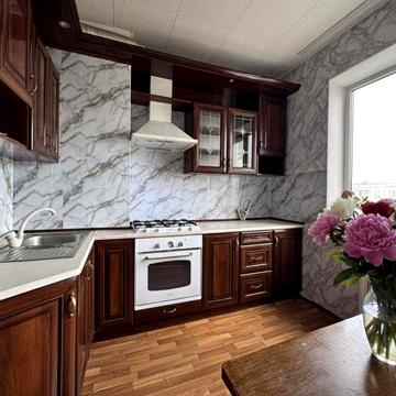 2 кімнатна в центрі з ремонтов, вул. Європейська 6, інфраструктура