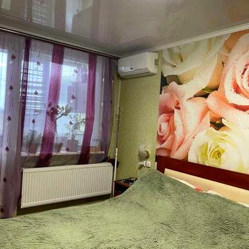 Продам 2-х кімнатну повнометражну квартиру в Новомиколаївці