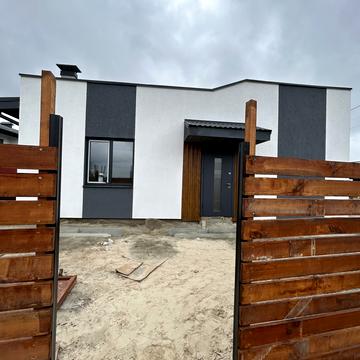 Весняна вул.