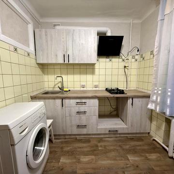 Максима Кривоноса вул., 11