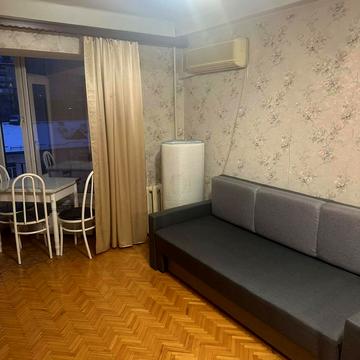 Велика Васильківська вул. (Червоноармійська), 102