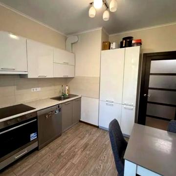 Академіка Заболотного вул., 15-Б