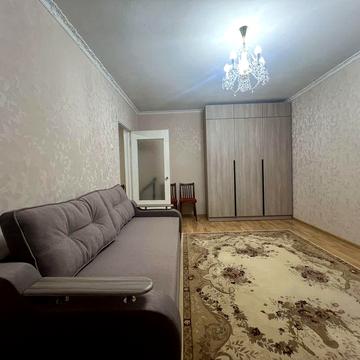 Ревуцького 19/1, свіжий ремонт, на нові меблі. На фото їх немає