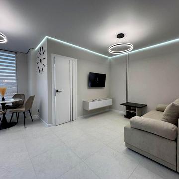 Богдана Хмельницького вул., 94