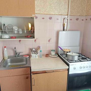 Здам 1-у пр-кт Червоної Калини 8а,початок Троєщини