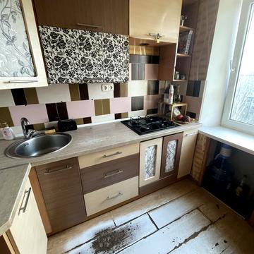 Узбекистанська вул., 7