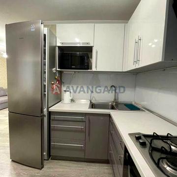 Продам 2-к квартиру, левый берег, ремонт ,средний этаж