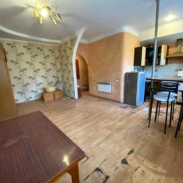 Продається 2 кімнатна квартира у Соснівці!Ціна знизилась!!