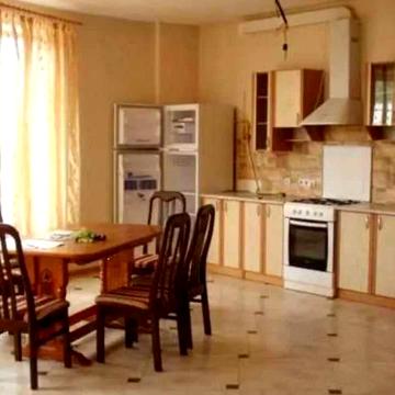 Продам трехэтажный дом. Красный кирпич. Фонтанка.